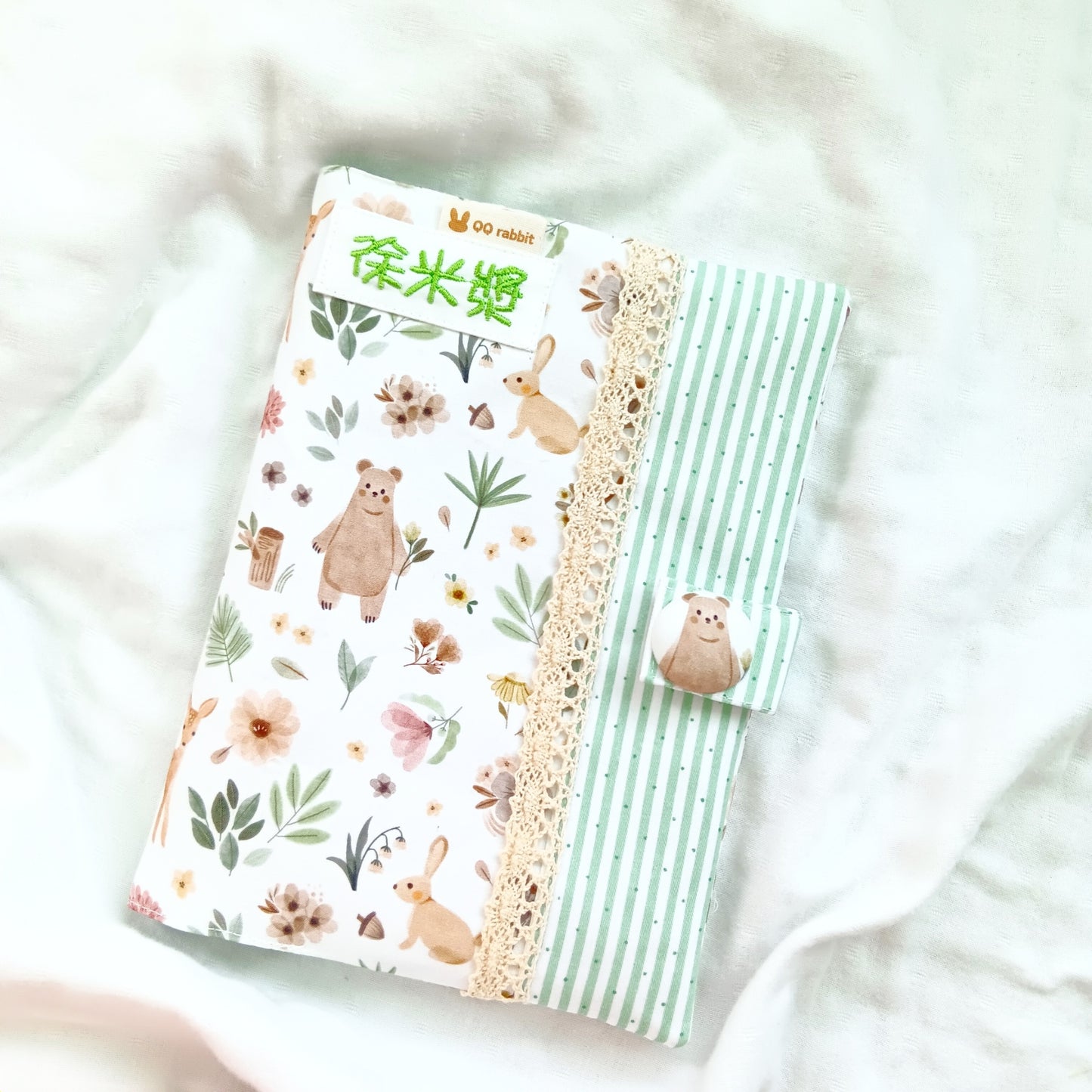 免費繡名字。花草動物。寶寶手冊布書衣