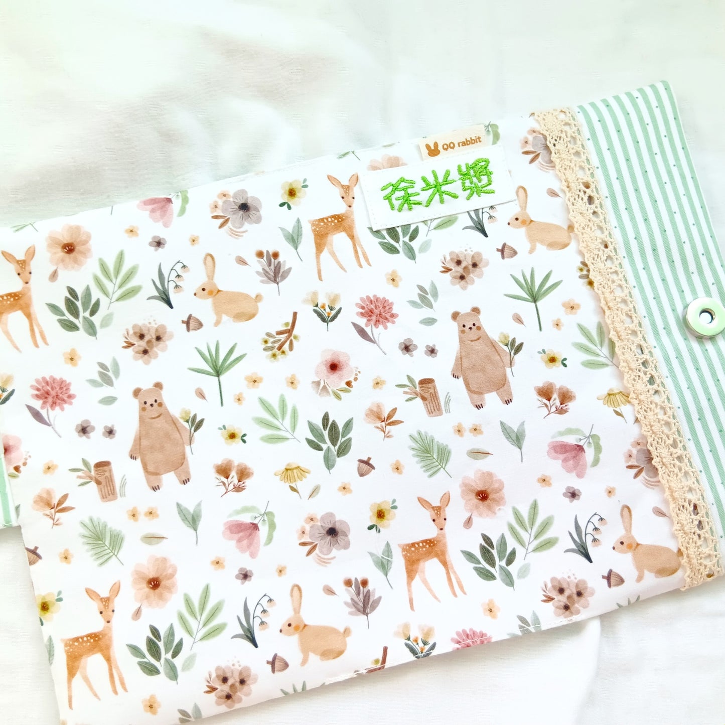 免費繡名字。花草動物。寶寶手冊布書衣