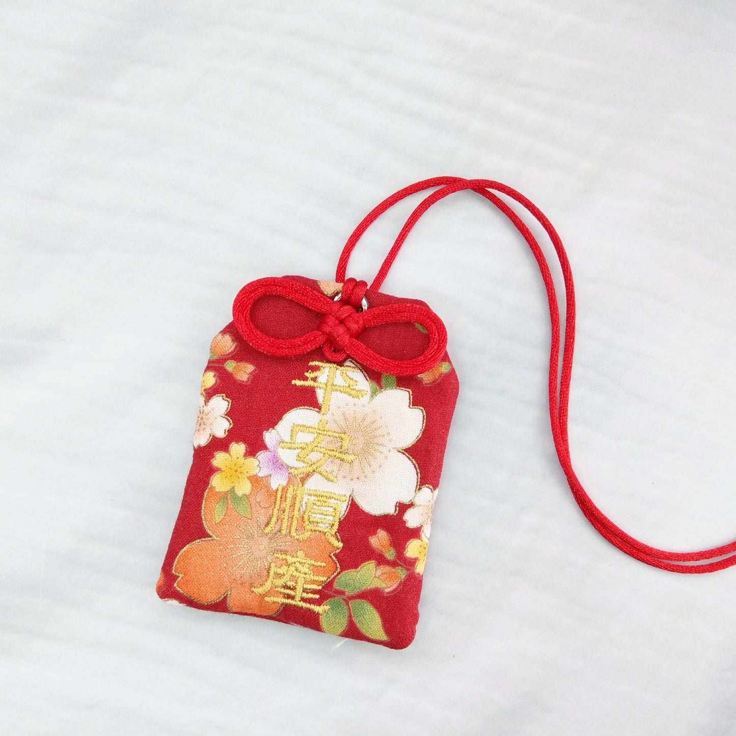 【可客製祝福】暗紅櫻花。御守款平安符袋 (可繡名字)