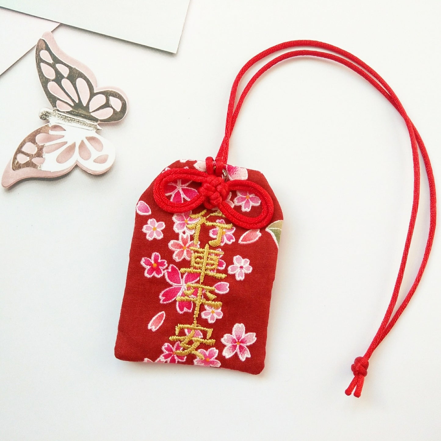 【可客製祝福】小小櫻花。御守款平安符袋 (可繡名字)