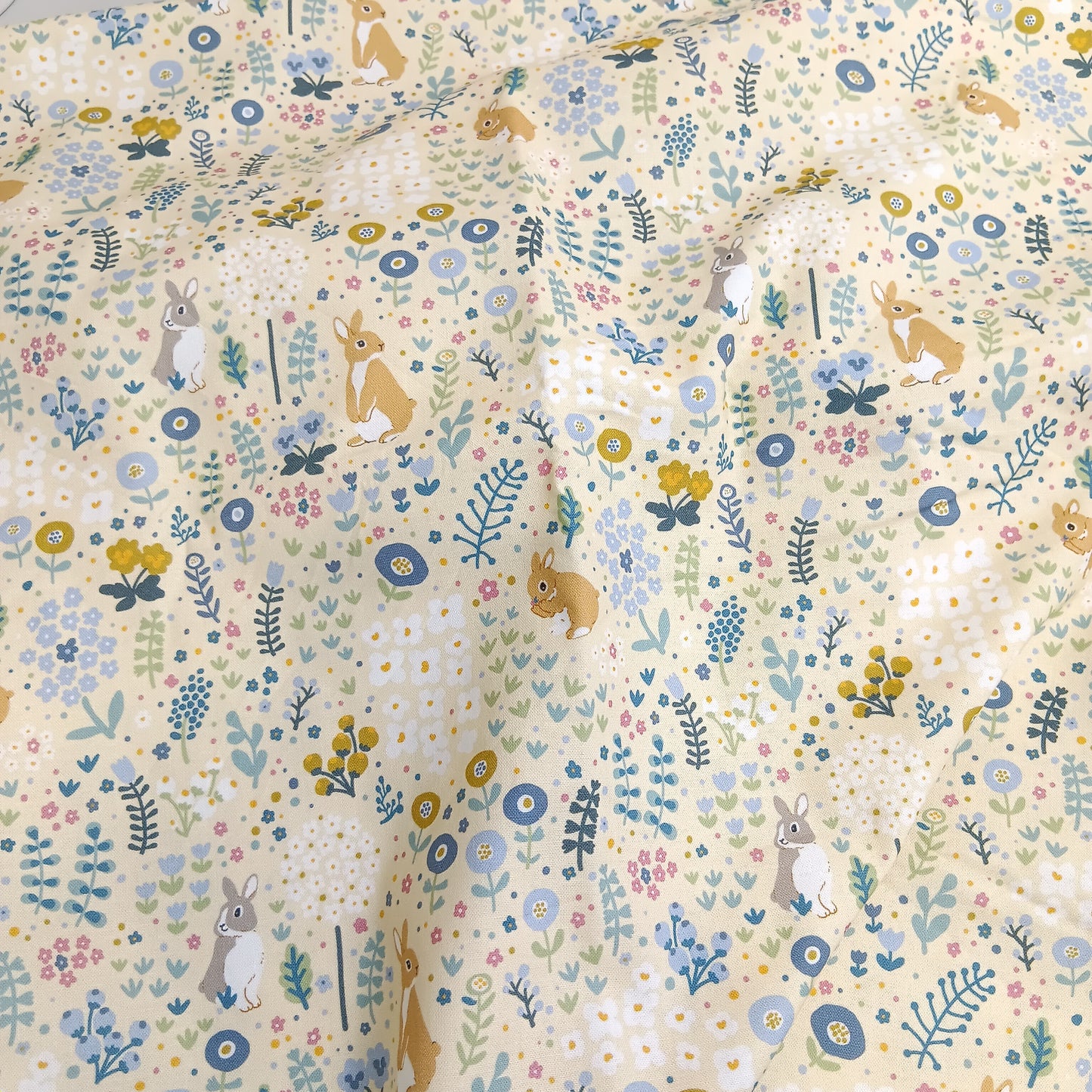 附姓名吊牌。兔兔花園。幼兒園小學適用 可機洗束口便當袋 餐袋