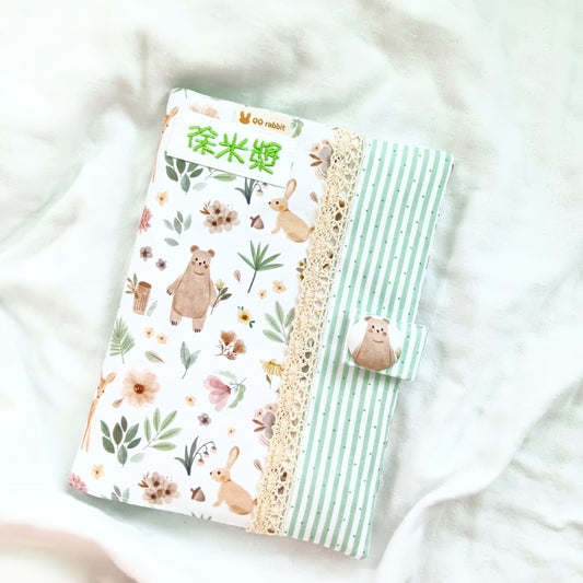 免費繡名字。花草動物。寶寶手冊布書衣