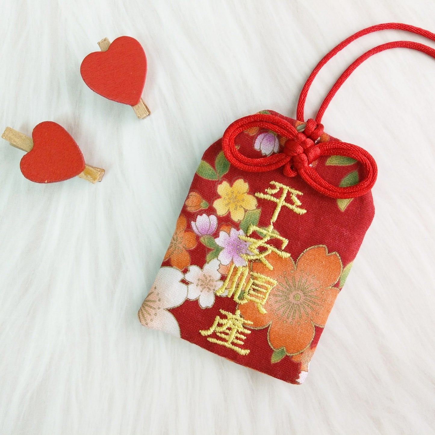 【可客製祝福】暗紅櫻花。御守款平安符袋 (可繡名字)