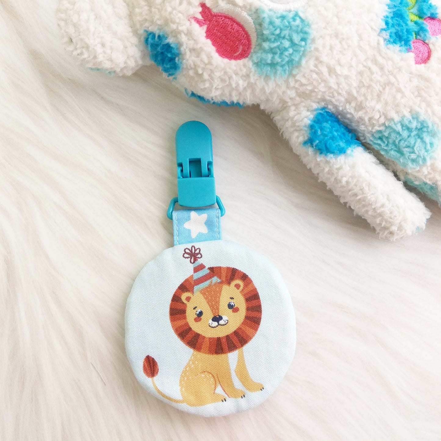 都是獅子-3款可選。圓形平安符袋 (可繡名字)