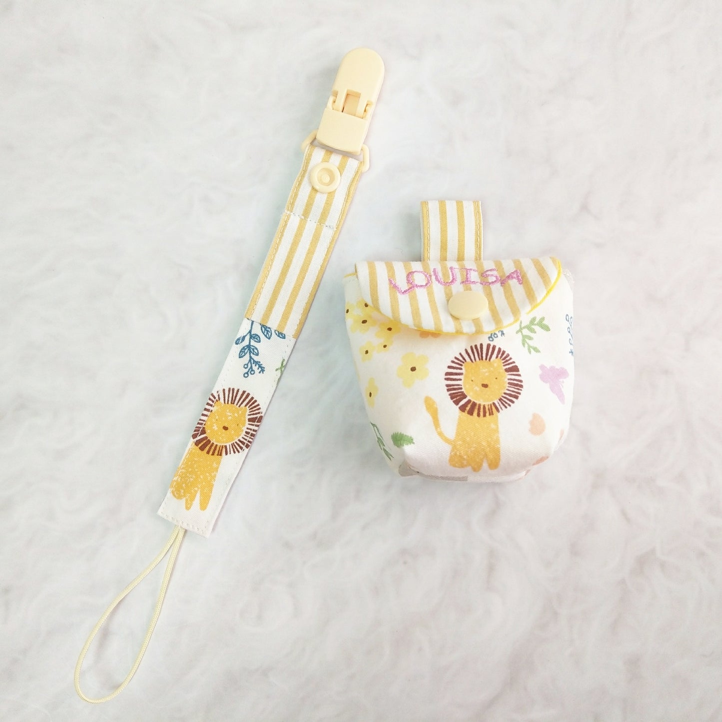 花園動物-獅子。奶嘴袋+奶嘴鏈 (可繡名字)