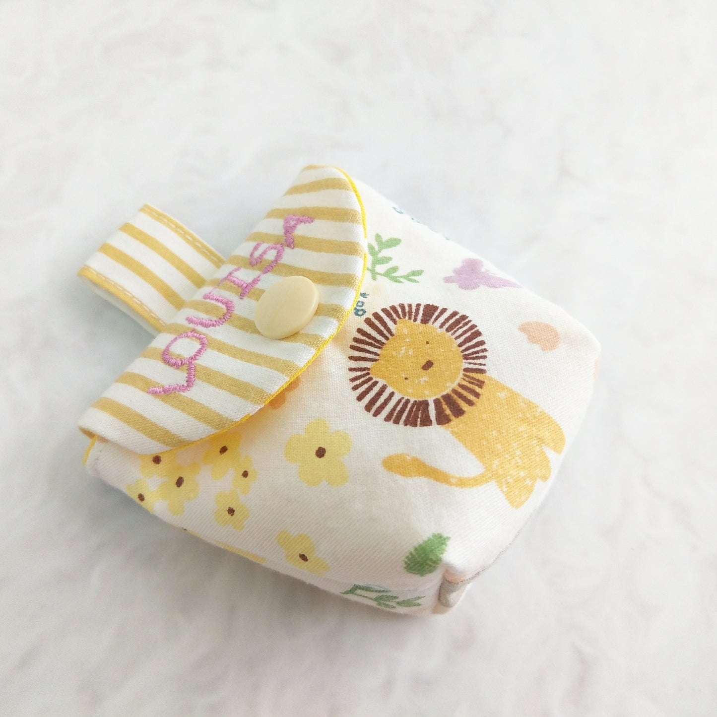 花園動物-獅子。奶嘴袋+奶嘴鏈 (可繡名字)